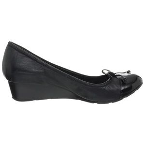 Cole Haan Air Tali Lace Wedge Pump, size 6